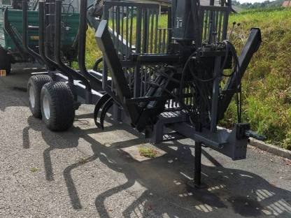 Bild 2:Öhler Holzrückewagen THK 120 P