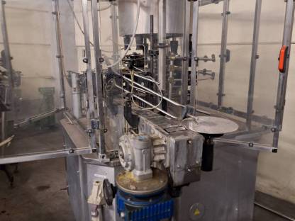 Bild 7:Leimetikettiermaschine