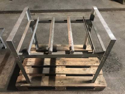 Bild 3:Regal für Ölfass