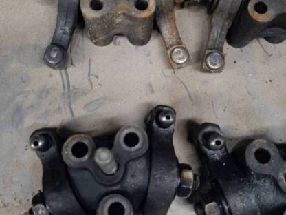 Bild 2:Kipphebelböcke Deutz Traktor