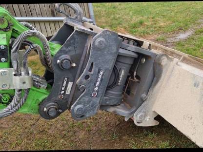 Bild 9:Hitachi ZX 130-7 Kettenbagger 90h Oilquick Neuwertig Bj. 9/23