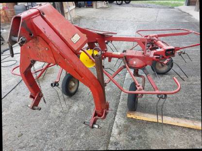 Bild 3:Kreiselheuer Pöttinger Typ ZK 461