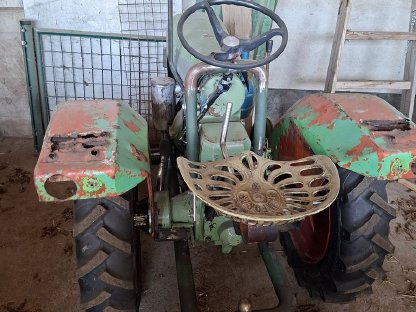 Bild 2:Holder ED10 Traktor