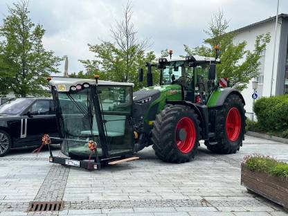 Bild 2:Hochzeitskabine, Häckslerkabine, Mähdrescherkabine