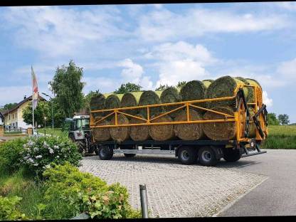 Bild 2:Bio Heuballen, 1. Schnitt