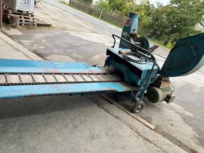 Bild 2:Mengele Standhäcksler 11 kW