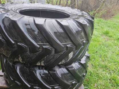 Reifen 460/70 R24 Teleskoplader