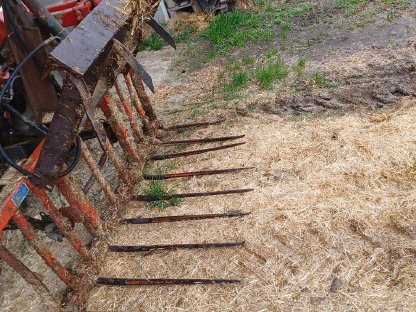 Bild 2:Krokozange Ausmistzange Ausmistgabel Mistschaufel