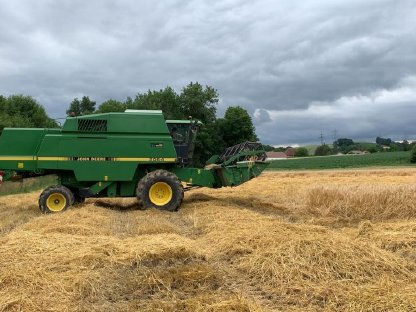 John Deere Mähdrescher 2064 HM