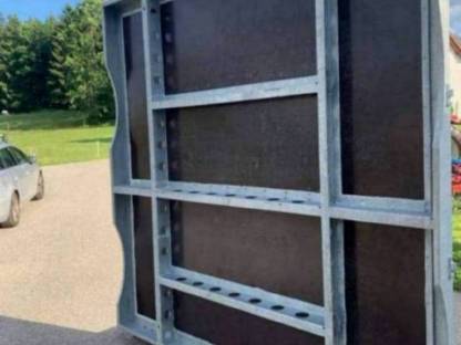 Bild 2:LKW Aufbau Plattform Scheuwimmer