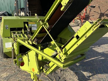 Bild 4:HD Ballenpresse Claas Markant 50 m. hydr. Schleuder