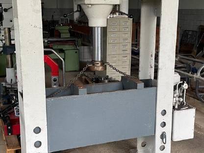 Richtpresse 100 Tonnen Stenhoj