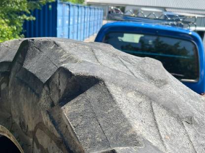 Bild 4:Traktorreifen