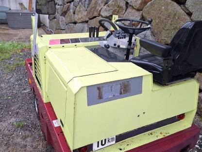 Bild 3:Selbstfahrer Kehrmaschine Power Boss