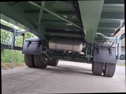 Bild 4:Anhänger Pritsche Plattformanhänger Ballenwagen