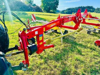 Bild 6:Pöttinger TOP 652 Doppel-Seitenschwader