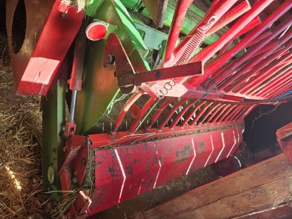 Bild 4:Aufbauladewagen für Aebi