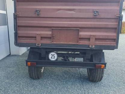 Bild 2:2-Achs 3-Seiten-Kipper