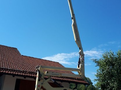 Bild 4:Raupenarbeitsbühne 17 m Arbeitshöhe