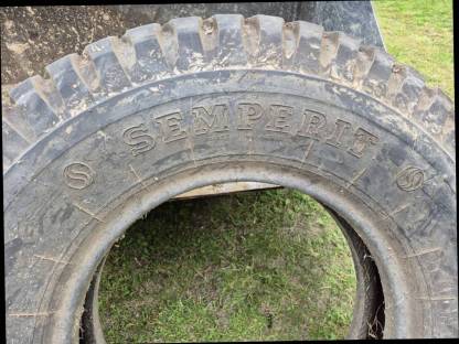 Bild 3:2 Stk. Reifen 9.0-20