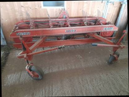 Bild 5:Pöttinger Heuraupe KR 220