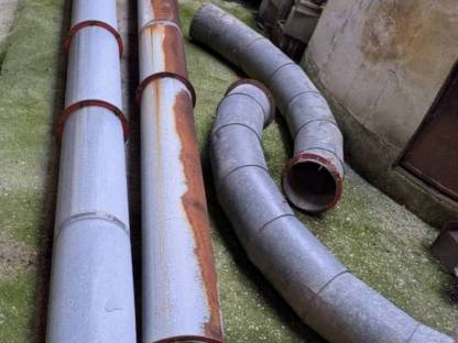 Bild 2:Gebläserohre, Abluftrohre