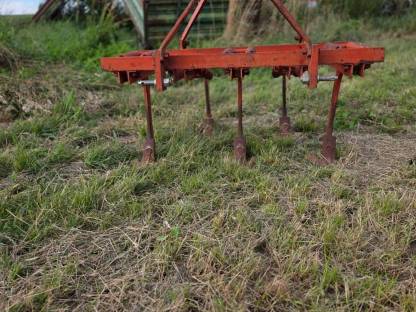 Bild 5:Kultivator zum Aufreißen von Erdböden CM5