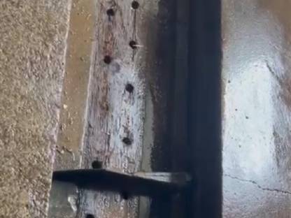 Bild 3:Alva Laval Schubstangenentmistung Hydraulikaggregat Racher