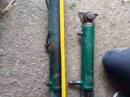 Bild 6:Hydraulikzylinder und Steuerblock