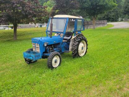 Ford Super Dexta