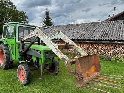 Bild 8:Deutz 4506 mit Frontlader