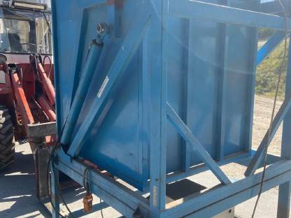 Bild 3:Kistenkipper Kistenentleerer