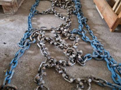 Bild 3:Pewag Forstgrip, Stachelketten mit Spannkette