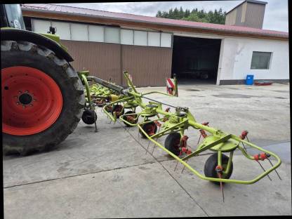 Bild 4:Claas Volto 77