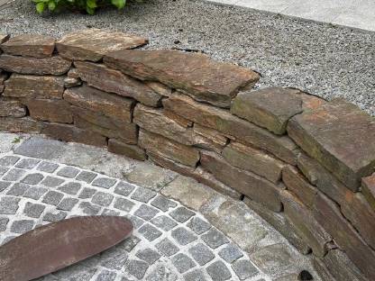 Bild 2:Stainzer Gneis Mauerstein