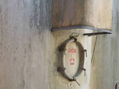 Bild 4:Kunststoff-Silos aus GFK als Lagerraum, Abdeckung