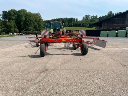 Bild 3:Kuhn Seitenschwader GA6520