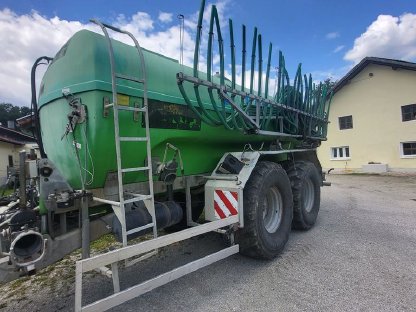 Bild 2:Güllefass BAUER POLY 185 TL mit 15 m Schleppschlauch