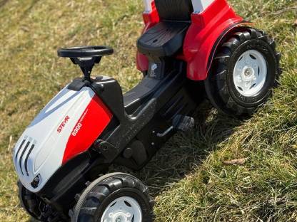 Bild 3:STEYR Trettraktoren für Kinder