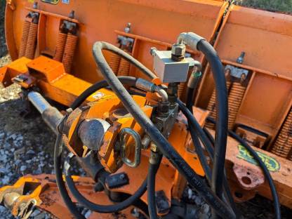 Bild 5:Schneepflug 2,8 m - Dreipunkt