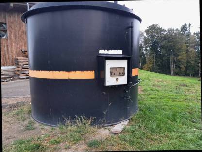 Bild 3:Nutzwassertank Abwassertank