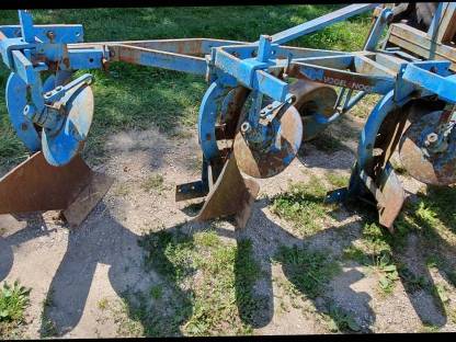 Bild 4:3-Schar Pflug Vogel & Noot