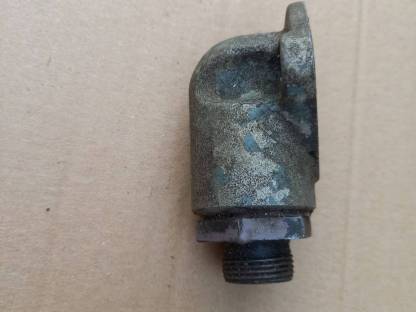 Bild 3:Hydraulik Anschlussstutzen Pumpe