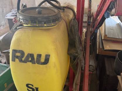 Bild 3:Rau Feldspritze 700l