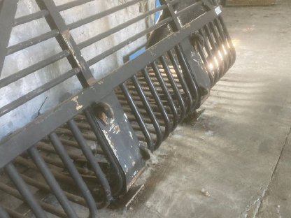 Bild 3:Rübenkorb für Frontlader mit EURO-Aufnahme