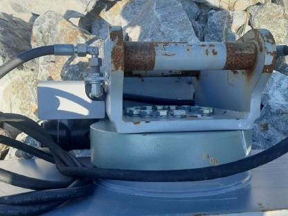 Bild 2:Grabenräumlöffel (Trapezlöffel)