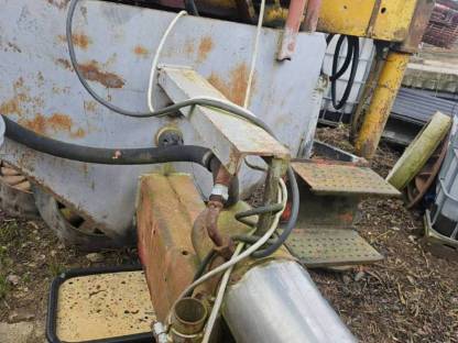 Bild 3:Rückewagen mit Kran