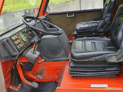 Bild 2:Reform Muli 600SL mit 18 m³ Ladewagen