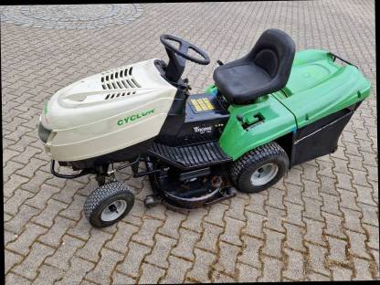 Bild 3:Viking Rasenmähertraktor TM780