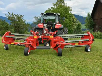 Bild 7:Repossi 6.000 FP BIG Front- und Heckanbau Mittelschwader